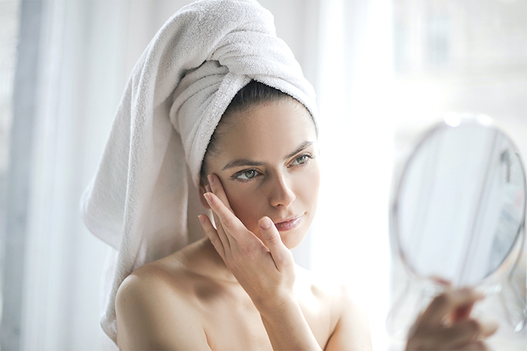 You are currently viewing 7 Tips for Taking Care of Your Skin in Winter